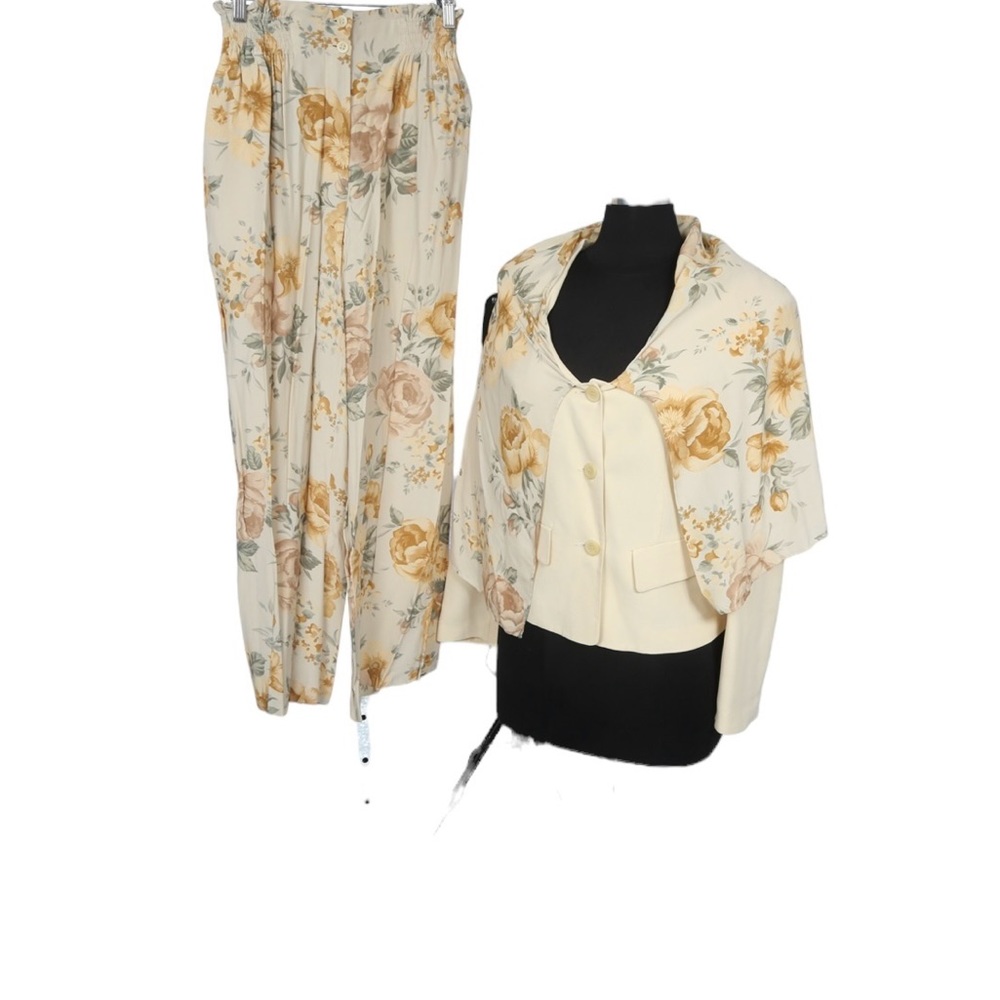 Byblos Ecru Victorian Floral Cape Overlay Jacket Pants Ensemble Size 40